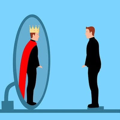 النرجسی الذی لا یصرخ بحبه لنفسه قد یکون الأخطر.. کیف تکتشفه؟