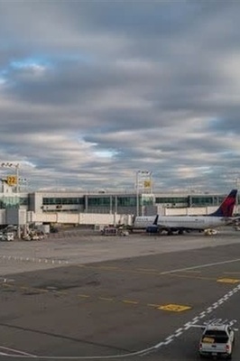 شرکات الطیران الأمریکیه تلغی 1,200 رحله جواً بسبب إغلاق الحکومه