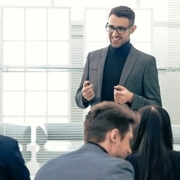 جمیع صفات وأسالیب المدیر الجید والمحبوب