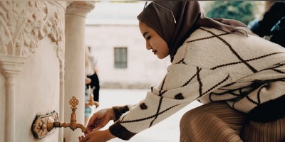 هل الأکل أو الشرب ینقض الوضوء؟