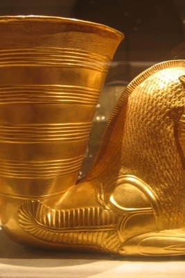 الأسرار الذهبیه لإیران القدیمه فی روائع کنز «فاخش» النادره: من النمر الضائع إلى السمکه الأسطوریه التی حولت جدران التاریخ إلى ذهب