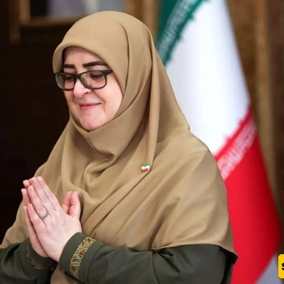 صوره رائعه للمتحدثه باسم الحکومه — لفته صادقه من السیده مهاجرانی تجاه الصحفیین