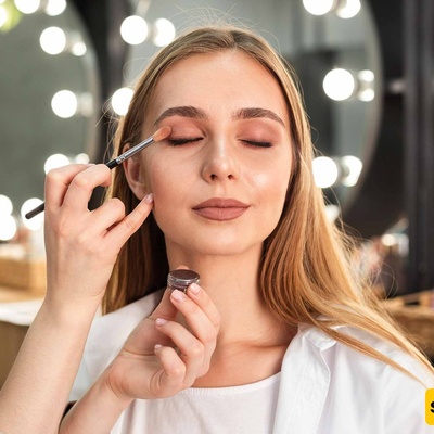 هل یمکن أن یؤثر مکیاجک فی فرص نجاحک المهنی؟ خبراء التجمیل یجیبون