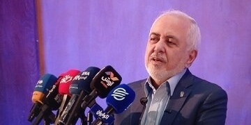 ظریف یرد على تهدید ترامب: عید فصح سعید! + صوره
