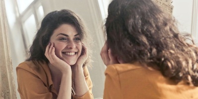 ما الفرق بین تقدیر الذات والثقه بالنفس؟