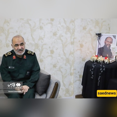 نظره إلى منزل الفریق سلامی البسیط دون زخارف: أثاث عادی وسجاد صناعی + صور / ملابس قائد الحرس الشهید فی لحظه استشهاده معروضه على طاوله منزله