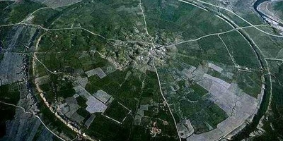 المعالم السیاحیه والأماکن الجذابه فی فیروزآباد