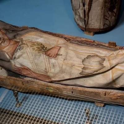 اکتشاف مذهل: العثور على مومیاء عمرها 2000 عام فی سله نفایات [+صور]