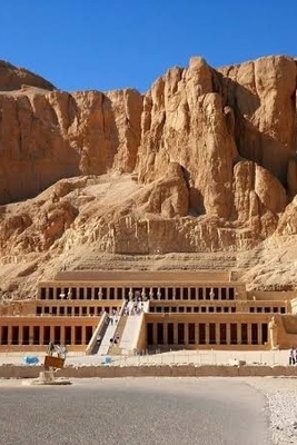 اکتشاف معبد حتشبسوت فی مصر