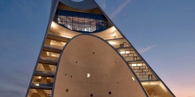 10 عجائب معماریه صینیه غریبه: من کنیسه جبلیه مستوحاه من فلک نوح إلى مکتبه فضائیه ملتویه من الطوب + صور مذهله