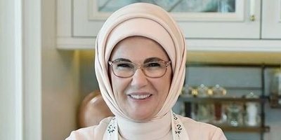 نذریه زوجه أردوغان المثیره للجدل تثیر ضجه فی ترکیا + صوره