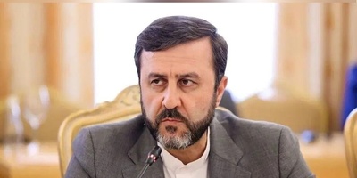 تحذّر إیران فرنسا و34 دوله أخرى: ابتعدوا عن مضیق هرمز أو واجهوا العواقب، بحسب ما قاله نائب وزیر الخارجیه
