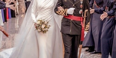 الأسلوب البسیط والراقی لعروس ملکه الأردن ونظرات السیده الحاشیه تصبح ترند على وسائل التواصل + صور