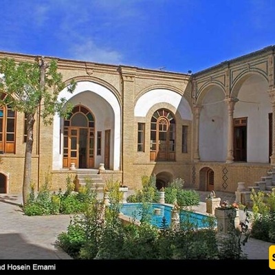 بیت زند التاریخی: سحر خالد فی قلب مدینه قم، إیران 🏛️✨