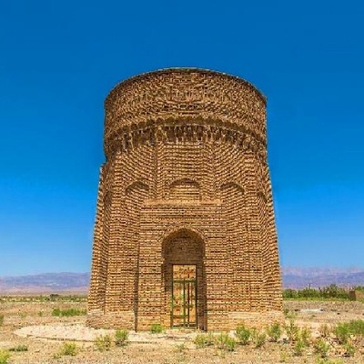 لغز برج مهماندوست الذی یعود إلى ألف عام: نصبٌ أثریٌّ قدیم لا یزال یثیر دهشه علماء الآثار