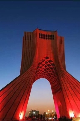 بمناسبه یوم الهیموفیلیا؛ برج آزادی(الحریه) فی طهران یکتسی اللون الأحمر