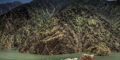 رصیف قوارب حجیج: جوهره طبیعیه خلابه فی أورامانات إیران