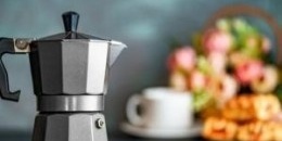 کیفیه تنظیف إبریق الموکا بالخل: نصائح أساسیه