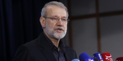 رئیس الأمن الإیرانی حول المحادثات مع الولایات المتحده: «التفاوض لا یمکن أن یکون ذریعه للحرب»