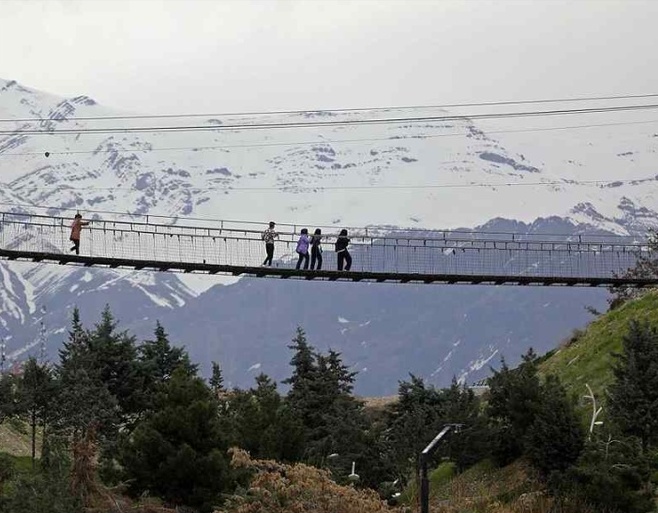جسر برج میلاد المعلق