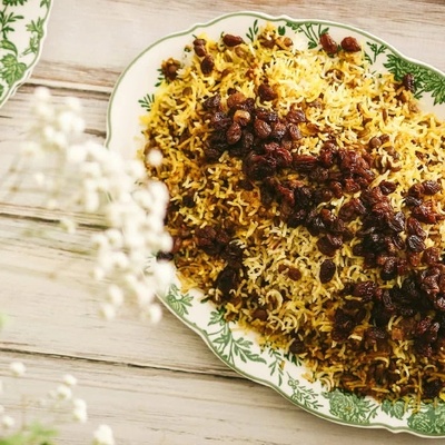 عدس‌پلو هو طبق إیرانی لذیذ یمکن العثور علیه غالبًا ضمن الأطعمه النذریه التی تُحضَّر خلال شهر محرّم