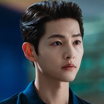 نصائح سونغ جونغ کی للزواج تُثیر غضبًا وحنینًا لدى مُحبی الثنائی سونغ-سونغ