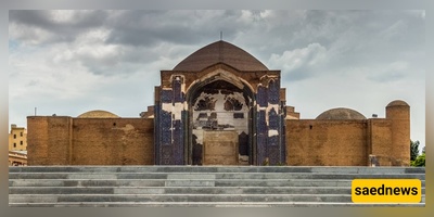 مسجد کبود تبریز؛ حینما تتحدث الجدران بلغه الفیروز