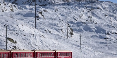 قطار سویسری یخرج عن القضبان وإصابات مُبلغ عنها: الشرطه