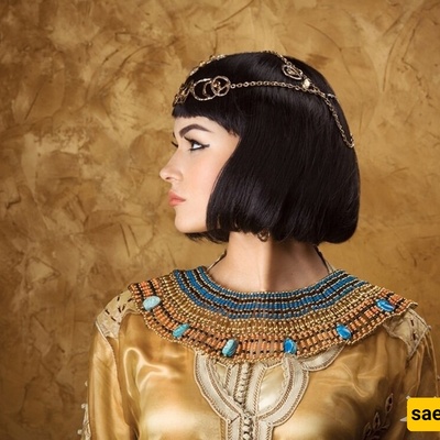 رمجوهرات فاخره لامرأه مصریه داخل تابوت مزخرف