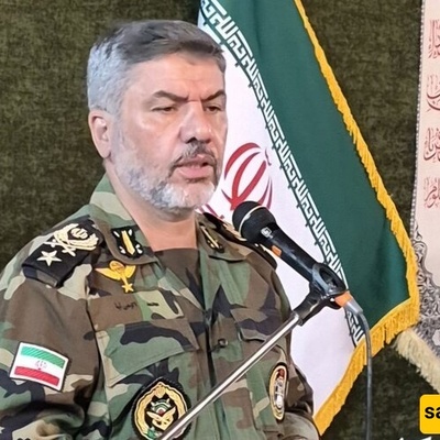 المتحدث باسم الجیش الإیرانی: لن تتمکن قوات العدو من ترسیخ موطئ قدم لها على الجزر الإیرانیه