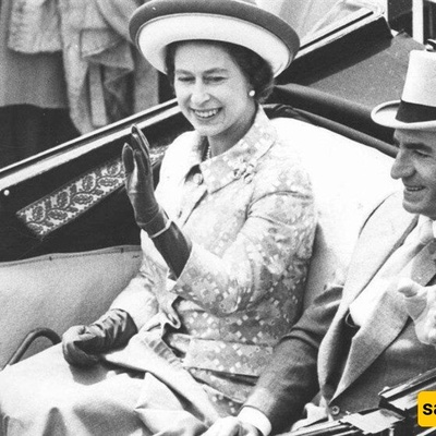 مفاتیح الذهب فی طهران وأصفهان — هدیه محمد رضا شاه لملکه إنجلترا / لو بقی یومین فقط، لکان أهدى لها البلاد کلها + صوره