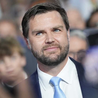 هل اعتقد فانس حقًا أنه قادر على حل نزاعات استمرت لعقود مع إیران فی یوم واحد فقط؟