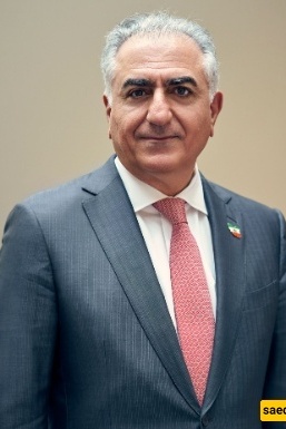 صفحه من التاریخ: أول وأوحد سیاره مشترکه بین بنز وبورشه وفولکس فاجن لتعلیم ابن الشاه — وإنفاق هائل للأموال العامه