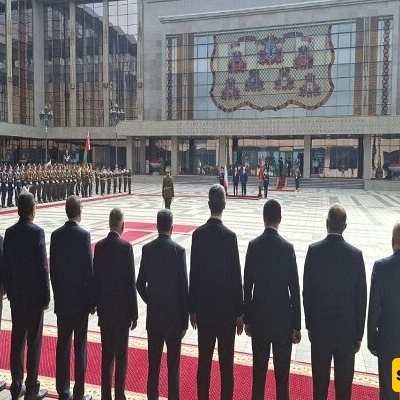 الرئیس البیلاروسی یستقبل الرئیس الإیرانی رسمیا +فیدیو