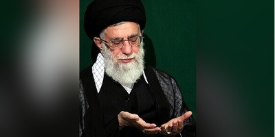 دور ابنه القائد آیه الله خامنه‌ای فی علاج ید والده المصابه: الابنه التی کانت تواسی والدها
