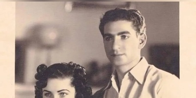 فستان زفاف ممیز ومجوهرات فاخره وفخمه للعروس الجمیله من عائله فوزیه، الزوجه الأولى لمحمد رضا بهلوی عام 1316 هجری شمسی (1938). یا لها من أخت زوج کانت لدى ملکه إیران الحزینه!