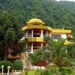 جوله فی حیّ على طراز الفیلات الأوروبی للاعب کره القدم الإیرانی علی دائی فی شلک، نوشهر، بإطلاله حالمه—حیث الجنه موجوده حقًا! 😍