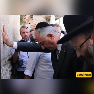 رضا پهلوی الملقب حسرت‌السلطنه: إذا أصبحت شاهًا، سأکون شاهًا متنقلاً، سته أشهر فی واشنطن وسته أشهر فی قصر طهران!