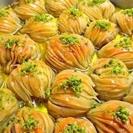 طریقه تحضیر البقلاوه على طریقه إسطنبول بالعجین المنزلی مع خطوات مفصله لتحضیر کریمه البقلاوه وکریمه الإریمیک — وصفه فریده ولذیذه (مع فیدیو)