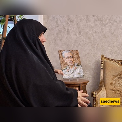 حضور مستشار ومساعد قائد الثوره وزوجته فی منزل شقیق الفریق باقری لتقدیم التحیه إلى رئیس أرکان القوات المسلحه + صوره