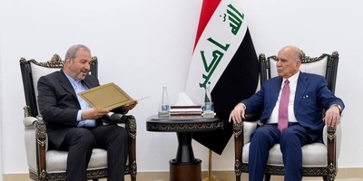المبعوث الإیرانی یسلّم وزیر الخارجیه العراقی رساله خطیه من عراقجی