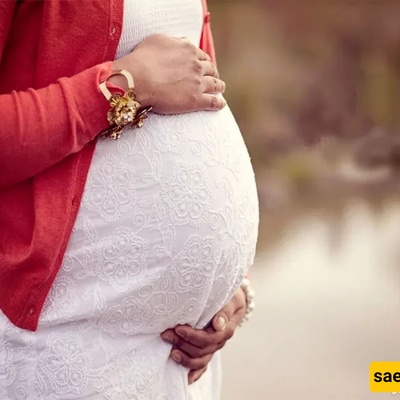 امرأه لم تکن تعرف أنها حامل تضع مولودها فی الهواء