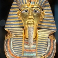 رحله تاریخیه إلى أکبر متحف فی العالم: الفراعنه یحیون من جدید فی الهرم الرابع بالجیزه!