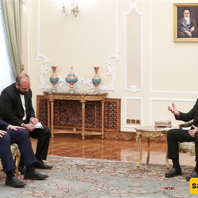 بزشکیان: اکتمال مشاریع الممرات یمثل فصلاً جدیدًا فی علاقات إیران وروسیا