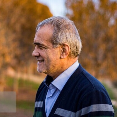 صوره عائلیه جماعیه لمسعود پزشکیان فی جبل عینالی بتبریز / حب عائله السید الرئیس لممارسه ریاضه التسلق