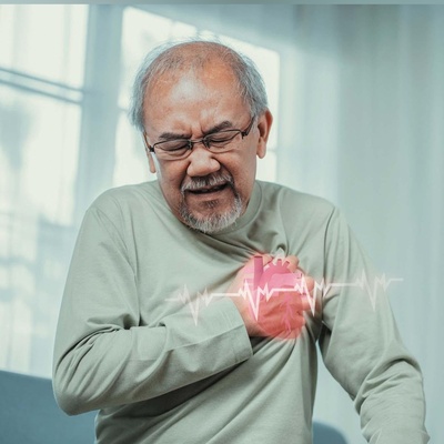 ماذا تفعل إذا أصبت بنوبه قلبیه وأنت بمفردک؟ دقائق قد تنقذ حیاتک
