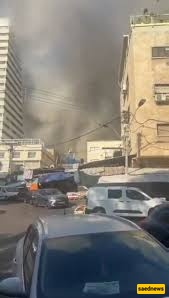 الدفاع الجوی الإسرائیلی یکتفی بالمشاهده ویُصفّق للصواریخ الإیرانیه!؛ دخان الانفجارات الکثیفه یغطّی الأراضی المحتله + فیدیو