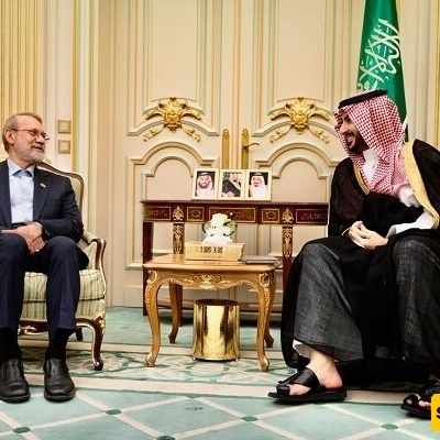 رئیس الأمن الإیرانی ووزیر الدفاع السعودی یجریان محادثات استراتیجیه لتعزیز التعاون