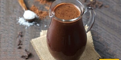 دلیل خطوه بخطوه لصنع حلیب الشوکولاته اللذیذ بأسلوب المحلات فی المنزل