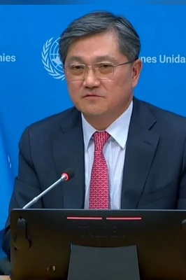 الأمم المتحده مطالبه برفض محاولات "الاسترجاع الفوری" الأوروبیه من قبل إیران وروسیا والصین